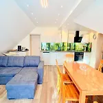 Ruheoase Sachsenbrunn Hochwertig Sanierte Ferienapartments Am Werratalradweg * Eisfeld