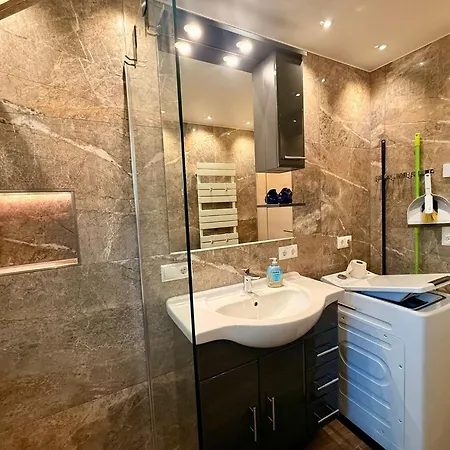 Ruheoase Sachsenbrunn Hochwertig Sanierte Ferienapartments Am Werratalradweg *