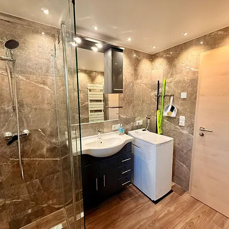 Appartement Ruheoase Sachsenbrunn Hochwertig Sanierte Ferienapartments Am Werratalradweg Eisfeld