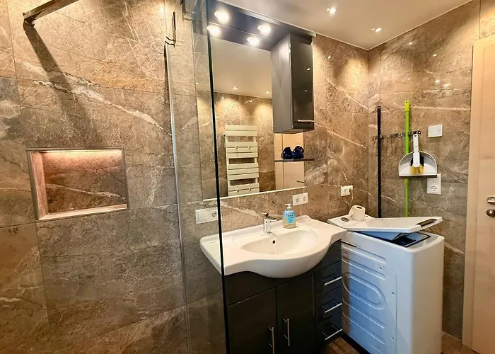 Ruheoase Sachsenbrunn Hochwertig Sanierte Ferienapartments Am Werratalradweg *