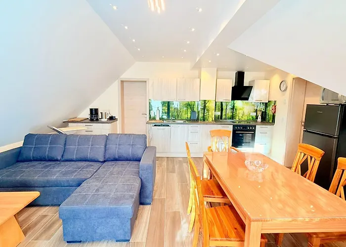 Ruheoase Sachsenbrunn Hochwertig Sanierte Ferienapartments Am Werratalradweg * Eisfeld